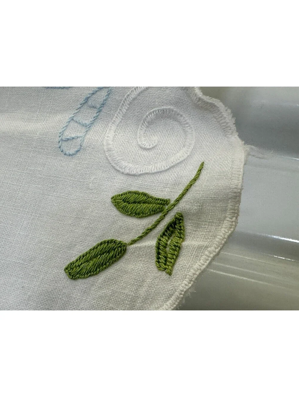 Vintage Floral Embroidered Card Table Tablecloth Topper Scalloped Edges Swirls